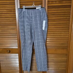 a new day Women's Gray and White Pinstripe Skinny Pants